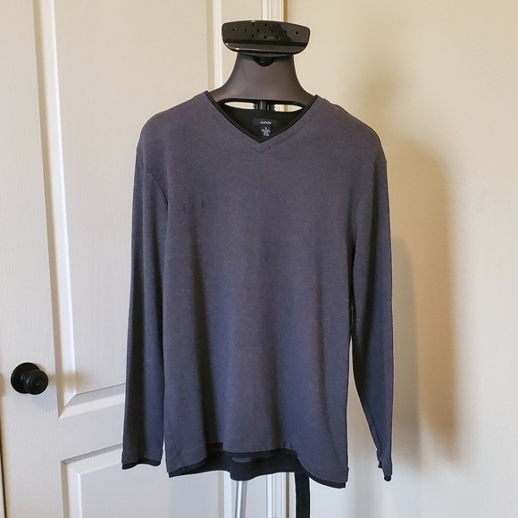 Mens (M) Grey V-Neck Sweater - Picture 2 of 3